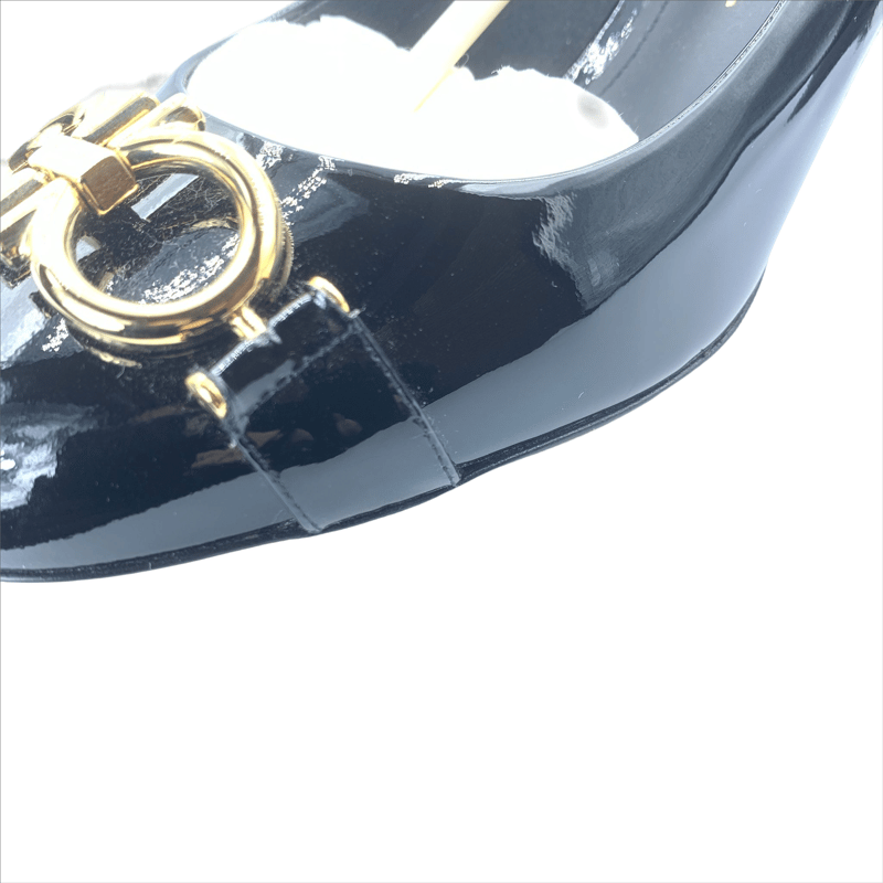 新品そっくりさん⭐フェラガモFerragamo ガンチーニ　パテントパンプス7D Salvatore Ferragamo フェラガモ ガンチーニ GARDA エナメルパンプス