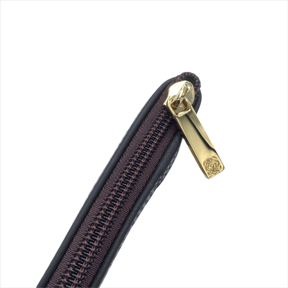 LOEWE ロエベ アナグラム ポーチ ブラウン | ラクトクショッピング LOEWE ロエベ アナグラム ポーチ ブラウン | ラクトクショッピング