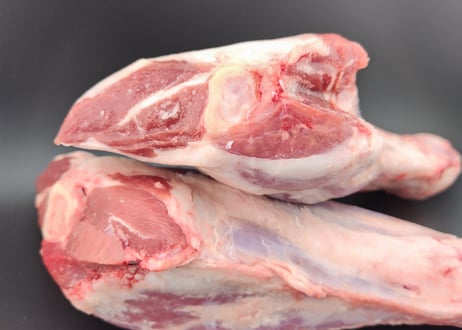 ラムシャンク（骨付きスネ肉）