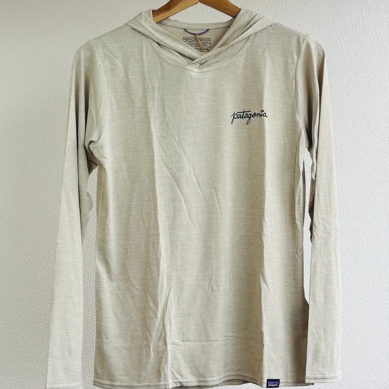 ウィメンズ・キャプリーン・クール・デイリー・グラフィック・フーディ ウィメンズ・キャプリーン・クール・デイリー・グラフィック