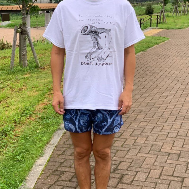 ダニエル・ジョンストン And He Couldn't Feel Tシャツ ホワイト