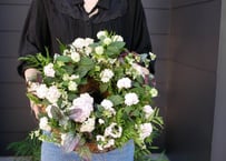 おまかせ　紫陽花リース　季節の草花（リース型 35センチ ）