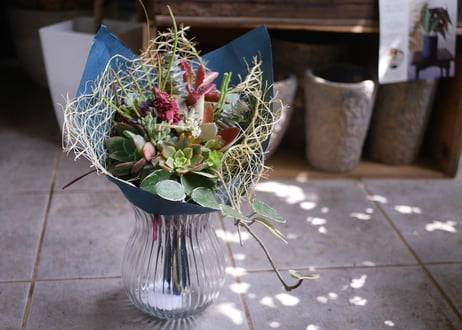 おまかせそのまま飾れるサキュレントルーティブーケ　多肉ブーケ　ラッピング込み　Succulent Rooty Bouquet　多肉植物　ブーケ　ギフト　プレゼント