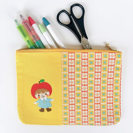 チョコット　ぺたんこ刺繍ポーチ　りんご