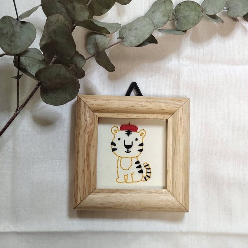 t＆/ 紙刺繍 フレーム 小・大 | くうそう ONE-DERFUL