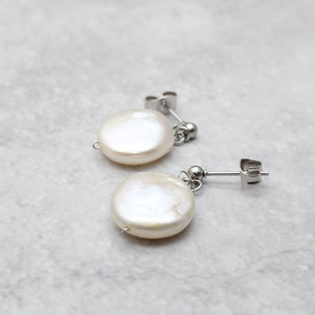 Simple+(シンプルプラス)/ 淡水パールコインのピアス
