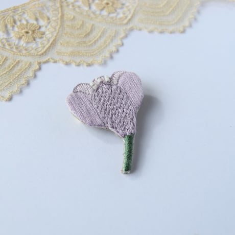un peu/クロッカスのブローチ（light purple）
