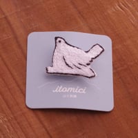 itomici　山と刺繍   とっとこ雷鳥（冬羽・メス）刺繍ブローチ