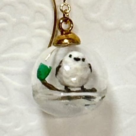 小さな紙工房/ シマエナガ イヤーカフ