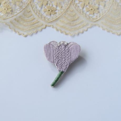 un peu/クロッカスのブローチ（light purple）