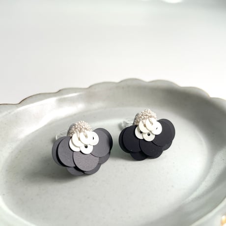 cheese. 踊り子　ピアス・イヤリング