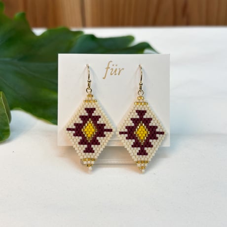 fur(フゥア)/ ひし形ネイティブピアス -BEIGE-