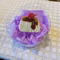 HandmadeZakka Ricca/ 刺繍ブローチ -プリン-