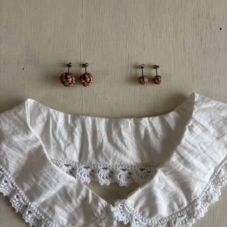 atelier hemslojd(アトリエ　ヘムスロイド)  革玉ピアス　大