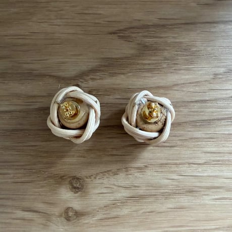 neulo　あわじ結び ナチュラルピアス