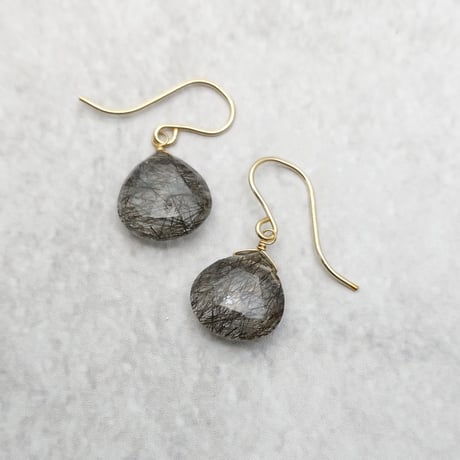 Simple+(シンプルプラス)/ トルマリンクォーツのピアス