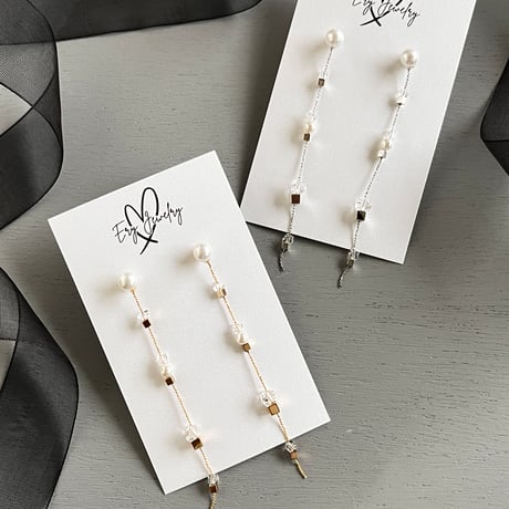 Ery Jewelry(エリージュエリー) / クリスタルロング ピアス/イヤリング