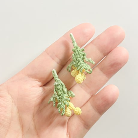 Shirotumekusa（しろつめくさ）　ミモザ イヤリン・ピアス