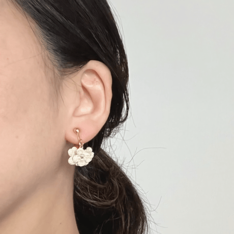 t＆/花3つのピアス・イヤリング