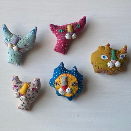 NO.891❤黒猫 満月❤レジンへアゴム ブローチ redwing blackbootsNO.891❤黒猫 満月❤レジンへアゴム ブローチ