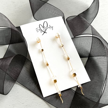 Ery Jewelry(エリージュエリー) / クリスタルロング ピアス/イヤリング