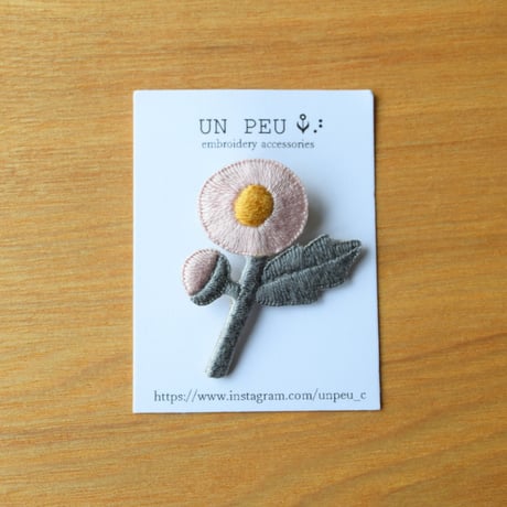 un peu/　ハルジオンのブローチ（pink）