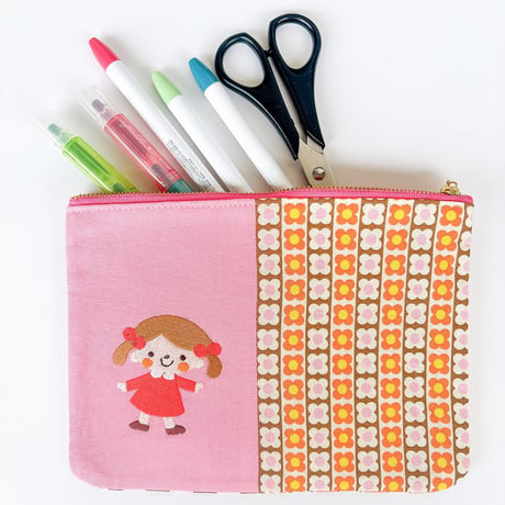 チョコット　ぺたんこ刺繍ポーチ　女の子