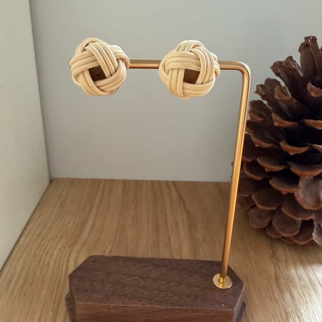neulo　あわじ結び ナチュラルピアス