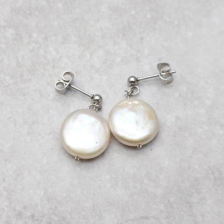 Simple+(シンプルプラス)/ 淡水パールコインのピアス