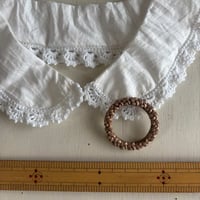 atelier hemslojd(アトリエ　ヘムスロイド)  革玉 リース　ブローチ