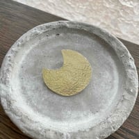 måne(モ―ネ)/ 真鍮ブローチ -月-