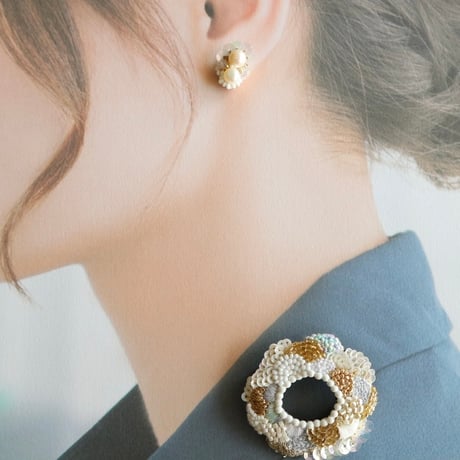ito.iro.katachi(イトイロカタチ) / 刺繍ブローチ 【ハレノヒ×わっか】