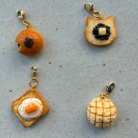 ksm shop /ミニチュアパンのチャーム