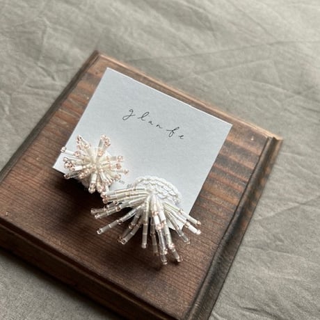 glanfe(グランフェ）　イヤリング　白×白