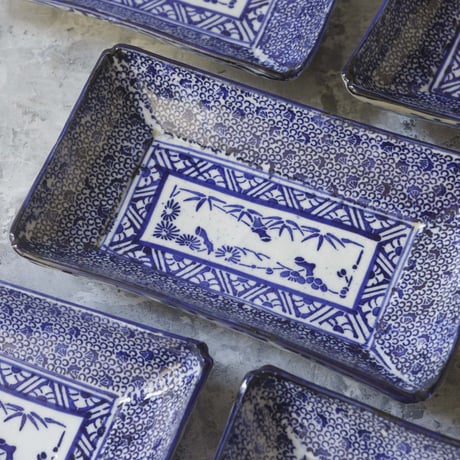 セール！・ ベロ藍　印判手　花窓文　明治期　大皿　22/1_63 ベロ藍 印判手 花窓文 明治期 大皿 22/1_63 : lac-yhショップ