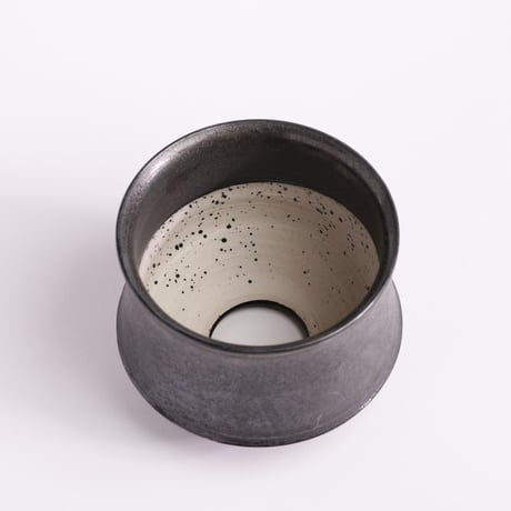 オリジナル陶器鉢 “つぼみ”  ブラック Mサイズ