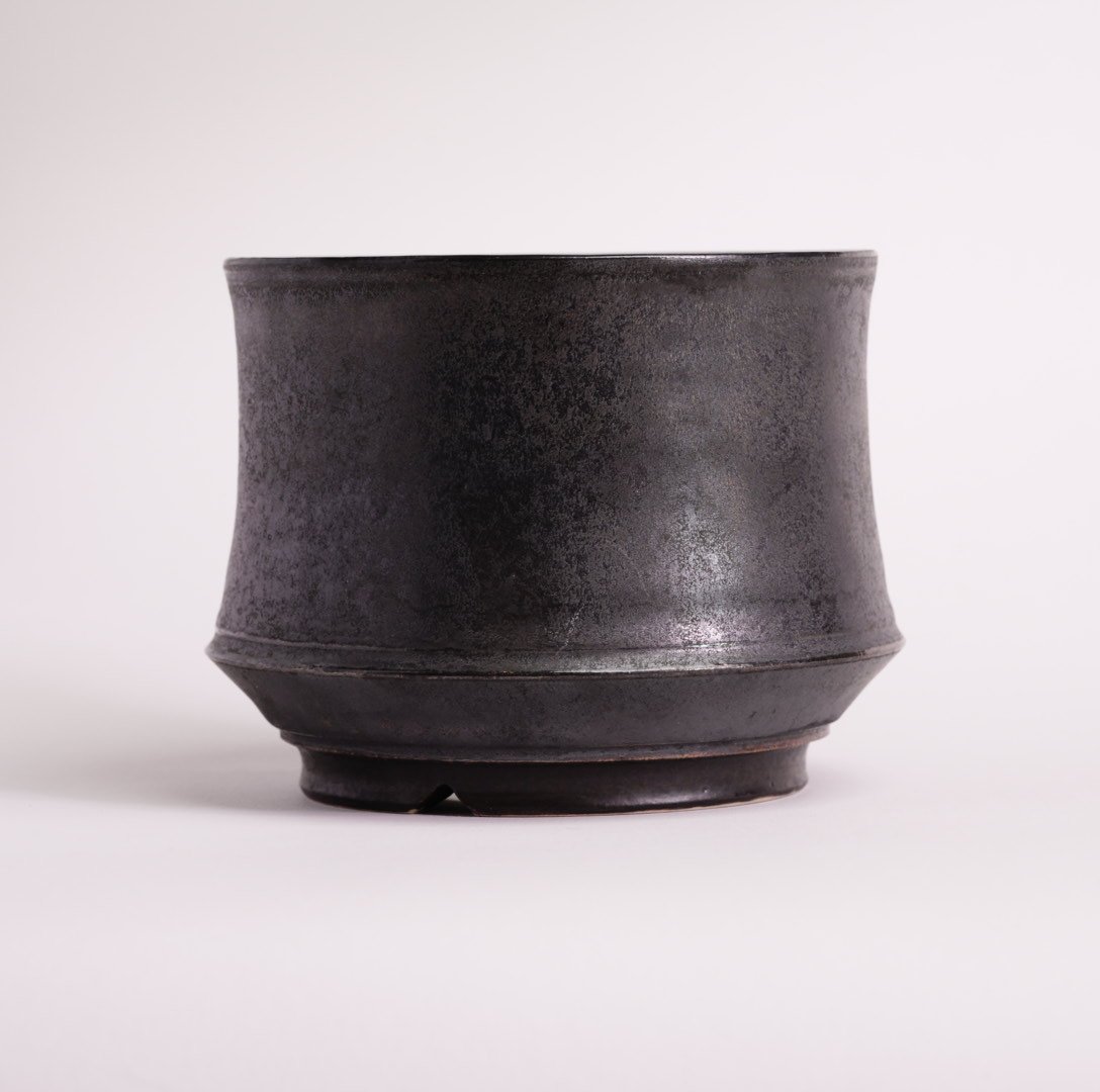 オリジナル陶器鉢 “つぼみ” ブラック Mサイズ | Agave & Caudex Port