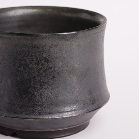 オリジナル陶器鉢 “つぼみ”  ブラック Mサイズ