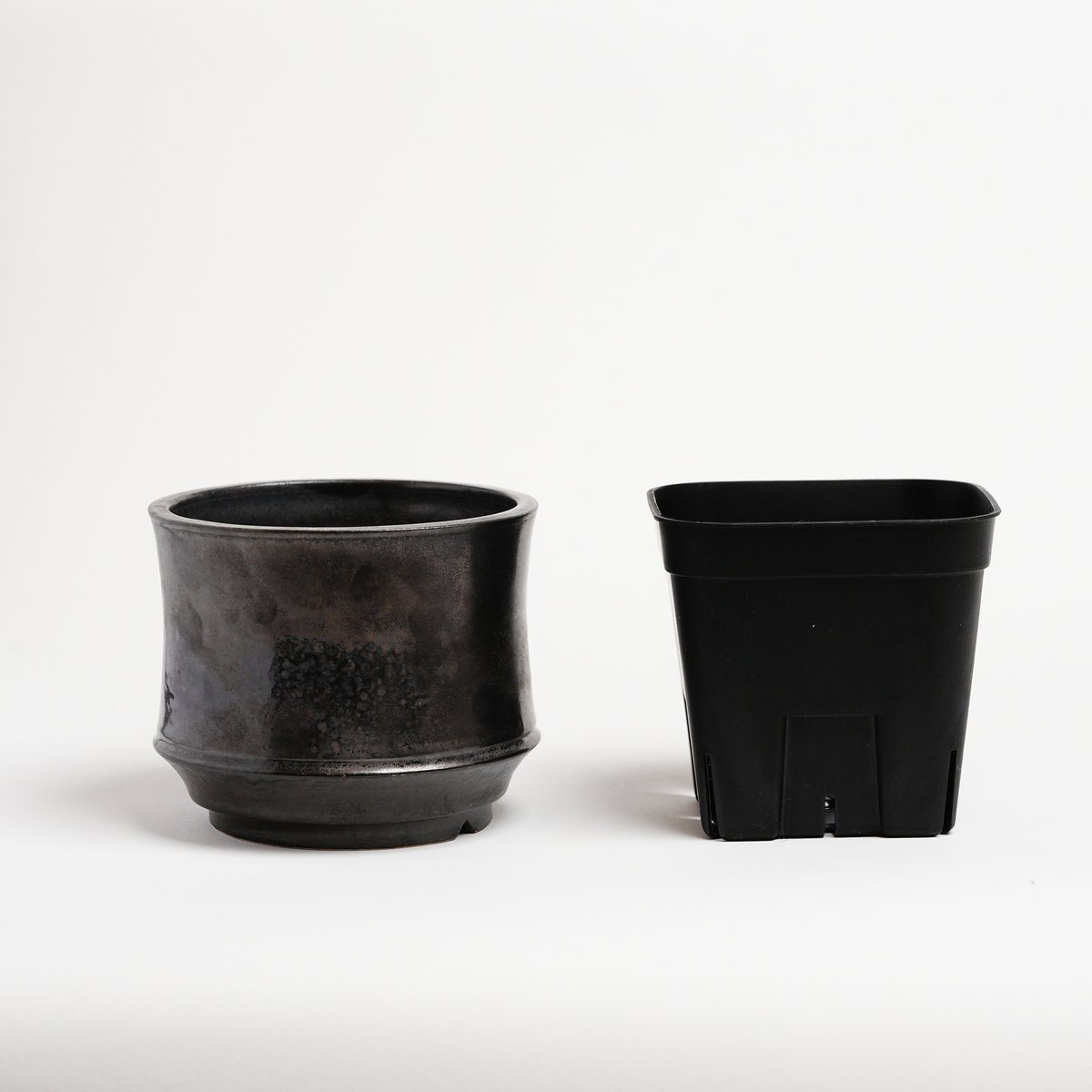 陶器　漆黒 オリジナル陶器鉢 “つぼみ” ブラック SSサイズ | Agave & Caudex Por