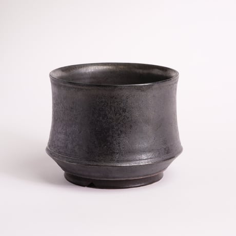 オリジナル陶器鉢 “つぼみ”  ブラック Mサイズ
