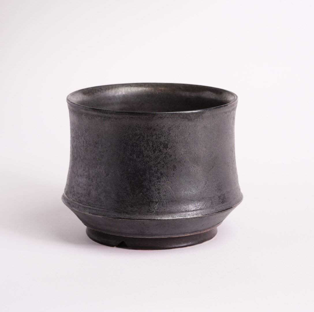 オリジナル陶器鉢 “つぼみ” ブラック Mサイズ | Agave & Caudex Port