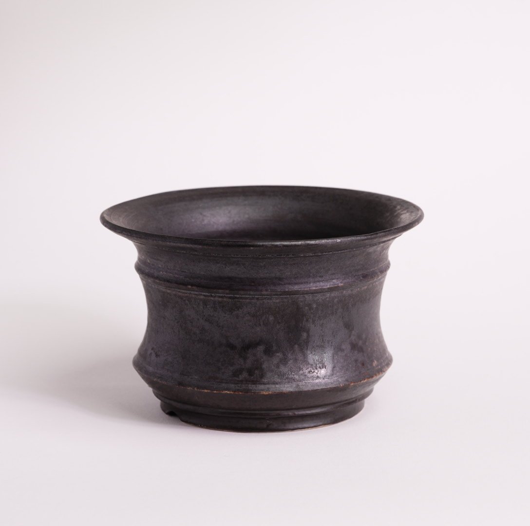 オリジナル陶器鉢 “くびれ” ブラック Mサイズ | Agave & Caudex Port