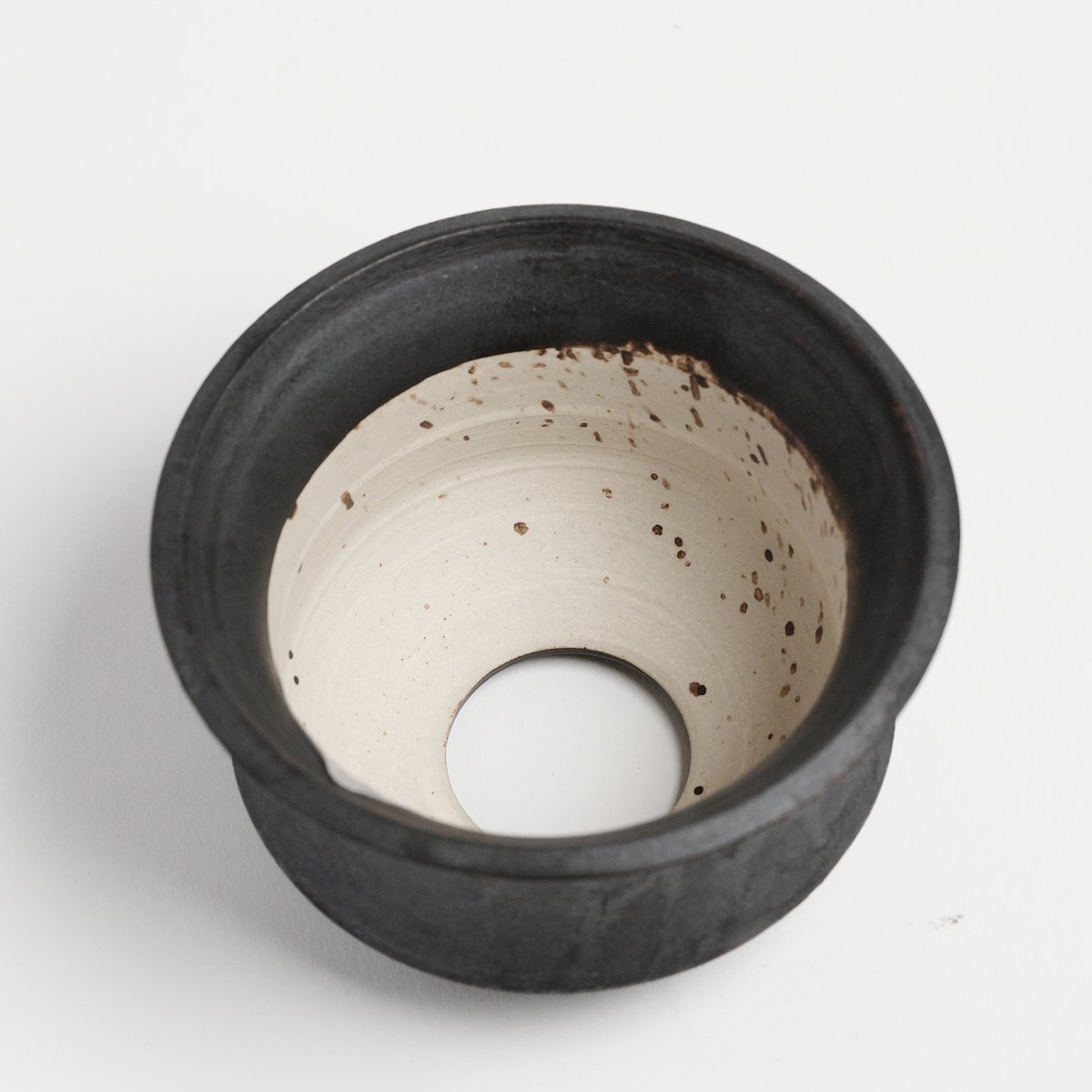 オリジナル陶器鉢 “くびれ” ブラック SSサイズ | Agave & Caudex Port