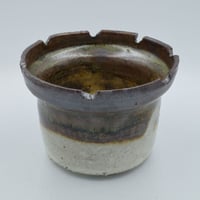 井上茂 粉引掛け分け窯変黒石釉 “塔” Mサイズ  I0037
