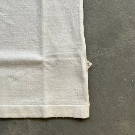 UN-USELESS LINEN KNITEE