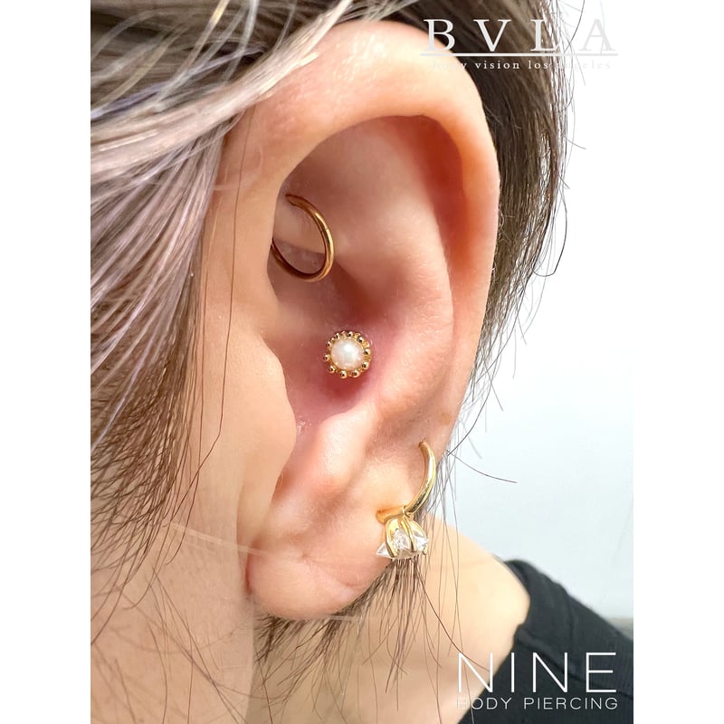 Crown (YG / Pearl) | NINE BODY PIERCING