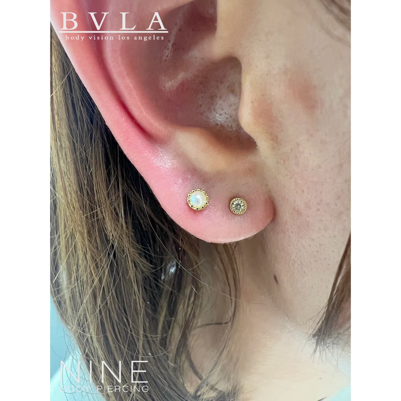 Crown (YG / Pearl) | NINE BODY PIERCING