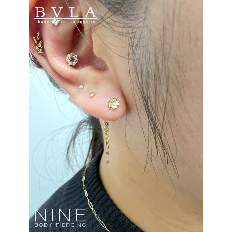 Simple Daisy (YG) | NINE BODY PIERCING