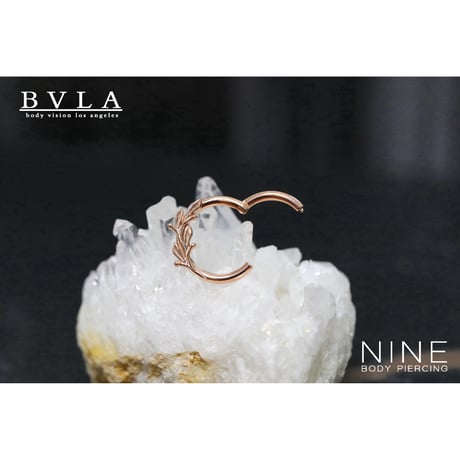 Amity - Hinge Ring (RG - Curved to the Right)
