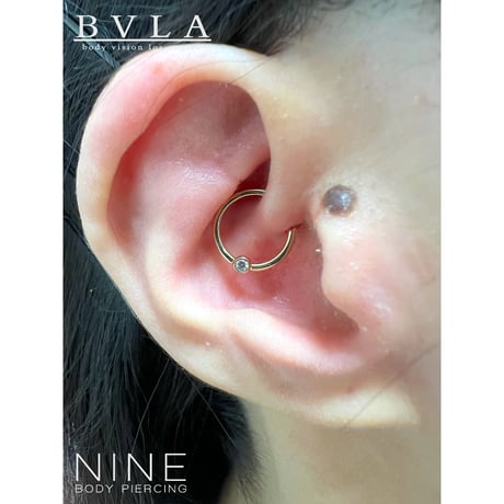 Round Bezel Ring - Captive Ring (YG / Diamond)